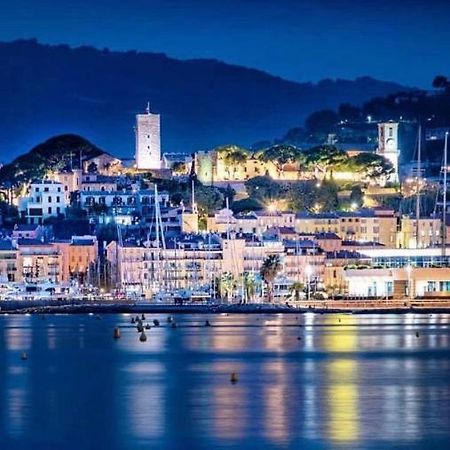 Cannes Old Port, Seafront & Seaview, Yacht Show Port Zewnętrze zdjęcie